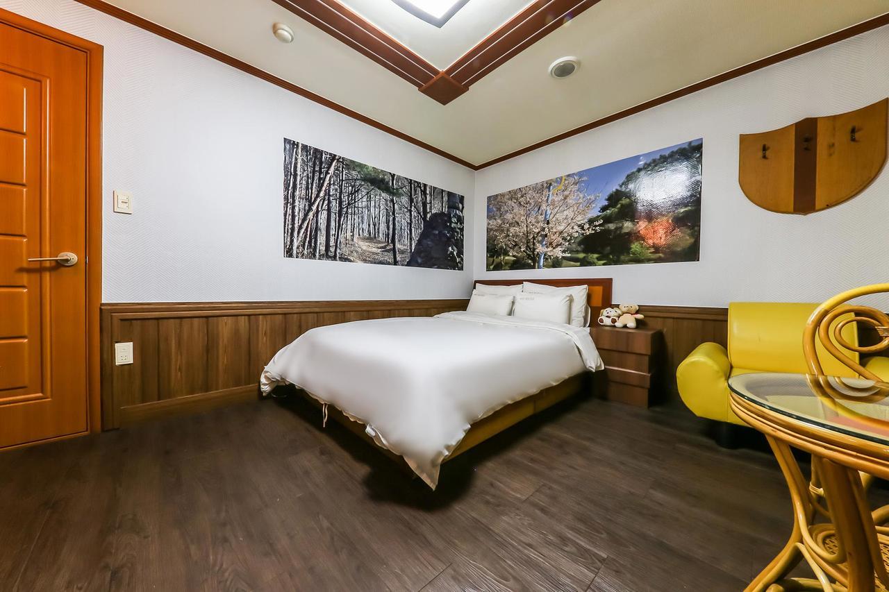 Pine Motel Boryeong Eksteriør billede