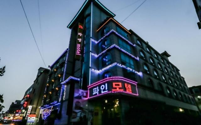 Pine Motel Boryeong Eksteriør billede