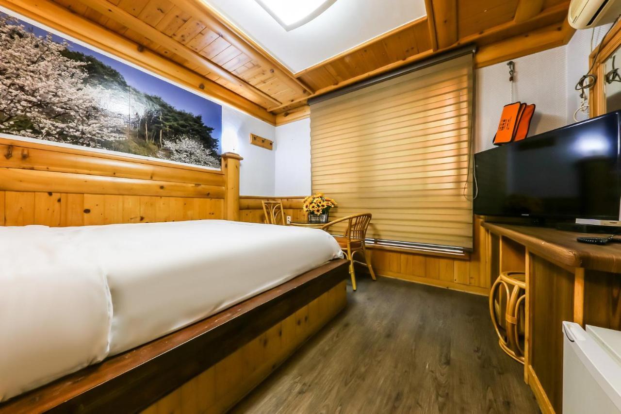 Pine Motel Boryeong Eksteriør billede